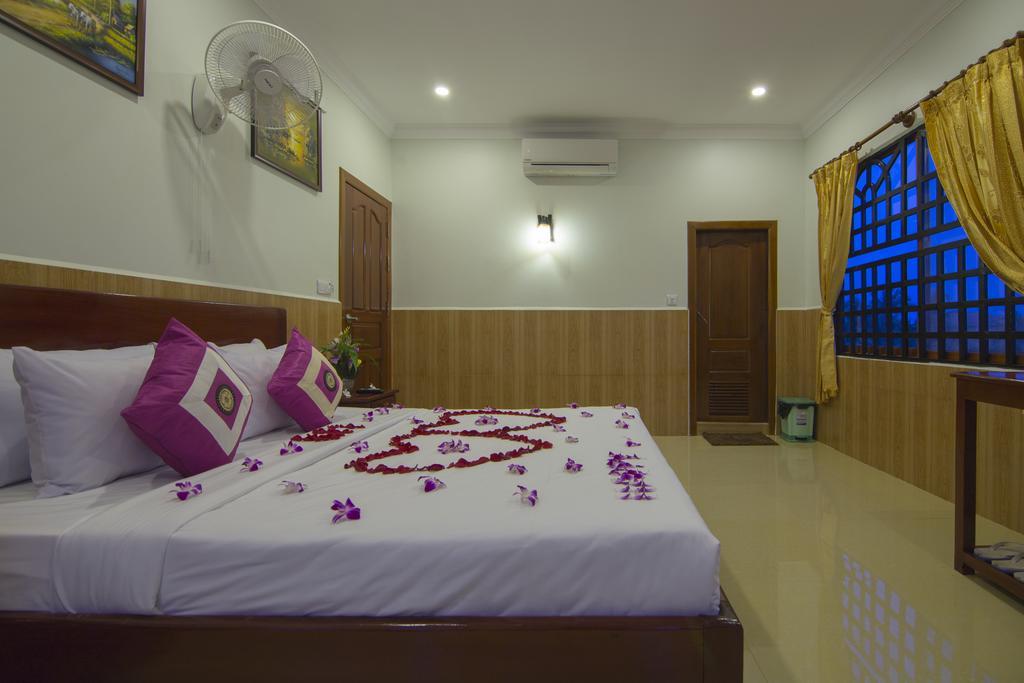 Serkirin Mary Angkor Villa Siem Reap Room photo