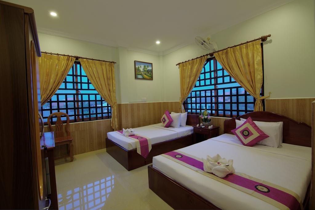 Serkirin Mary Angkor Villa Siem Reap Room photo